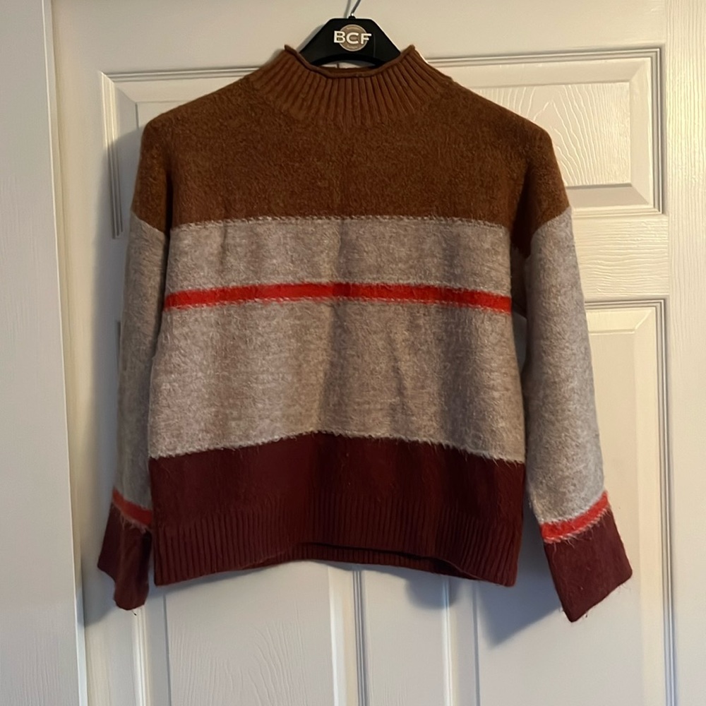 Universal Thread Womens sweater